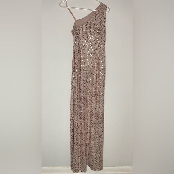 NWT New Aidan by Aidan Mattox One Shoulder Sequin Gown Size 2 - Picture 8 of 11
